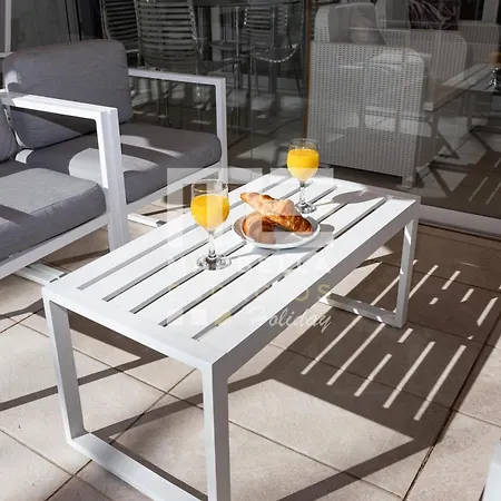 204 Luminoso Apto Centro Junto A La Playa