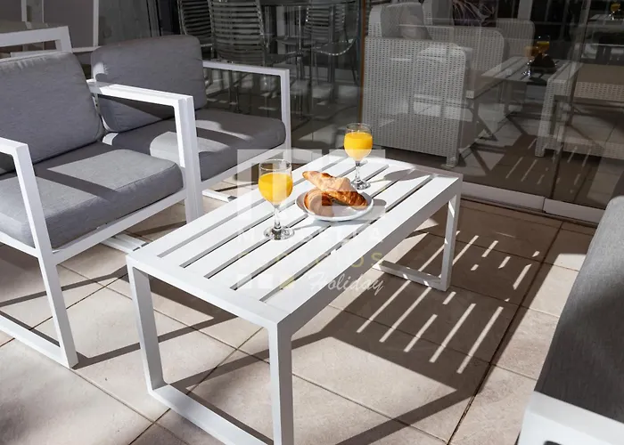 204 Luminoso Apto Centro Junto A La Playa