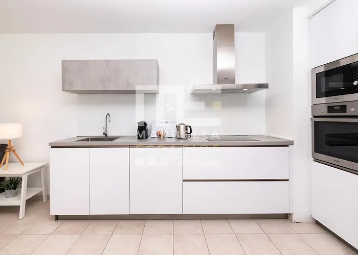 شقة 204 Luminoso Apto Centro Junto A La Playa *